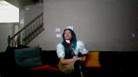 Snapshot of reineweathers chatting on 12.04.25 Reinee online show from 12.04.25