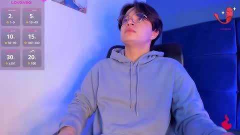 Snapshot of remiblythe chatting on 12.28.24 RemiBlythe online show from 12.28.24