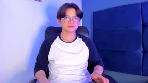 Snapshot of remiblythe chatting on 12.28.24 RemiBlythe online show from 12.28.24