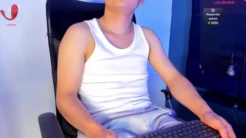 Snapshot of remiblythe chatting on 02.05.25 RemiBlythe online show from 02.05.25