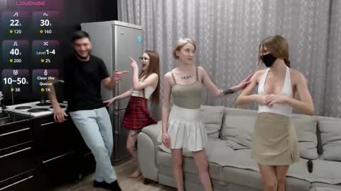 Renae Tom online show from 11.11.25