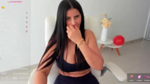 RENATA online show from 10.17.25