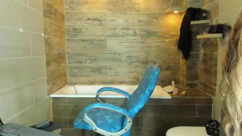 Renata Venuss  online show from 10.01.25