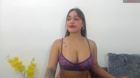 renatabrownn28 online show from 06.30.26
