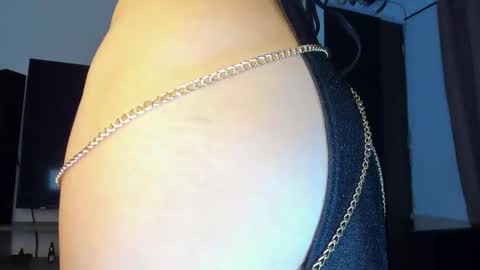 Renata online show from 10.25.25