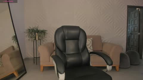 Renata Reyes online show from 03.29.26