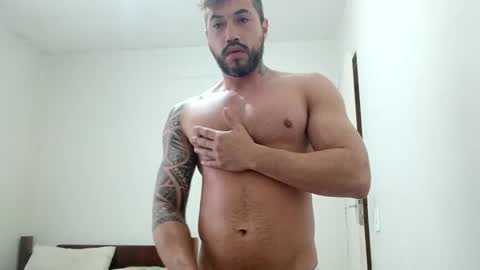 Snapshot of renatocavedon1 chatting on 10.26.25 renatocavedon1 online show from 10.26.25