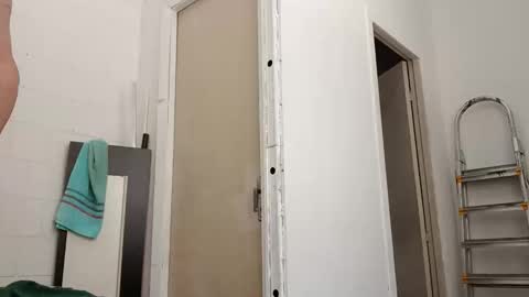 Snapshot of renatocavedon1 chatting on 12.05.25 renatocavedon1 online show from 12.05.25