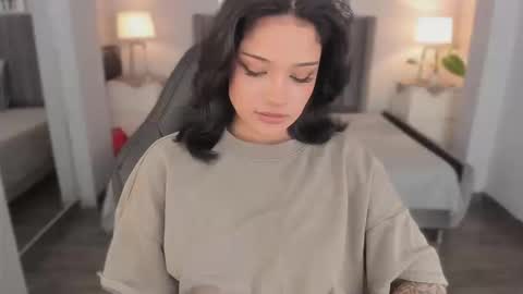 Renee Shelby online show from 09.11.25