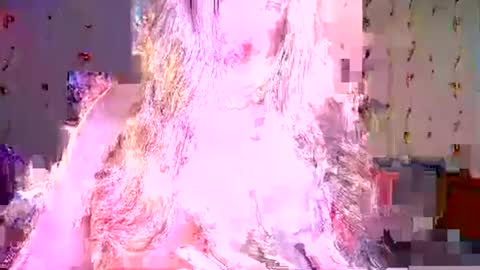 Snapshot of reneice chatting on 11.12.25 ReneIce online show from 11.12.25