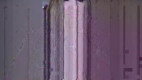 Snapshot of reneice chatting on 11.16.25 ReneIce online show from 11.16.25