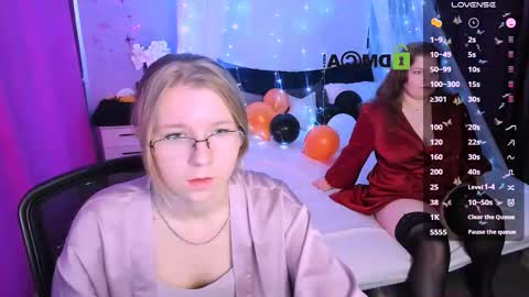 Sweet Renesmee online show from 10.30.25