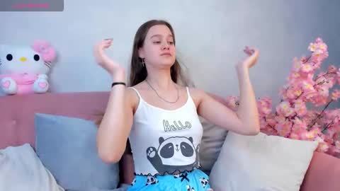 Renesmy online show from 11.25.25