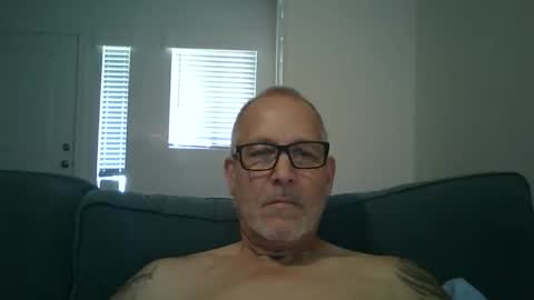 Snapshot of renewaz chatting on 04.18.26 Renewaz online show from 04.18.26