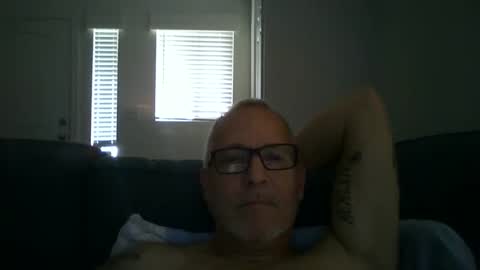 Snapshot of renewaz chatting on 04.19.26 Renewaz online show from 04.19.26