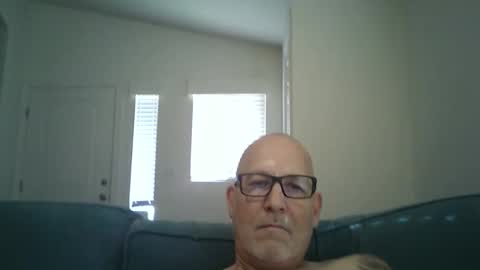 Snapshot of renewaz chatting on 04.23.26 Renewaz online show from 04.23.26
