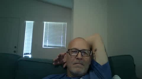 Snapshot of renewaz chatting on 04.27.26 Renewaz online show from 04.27.26