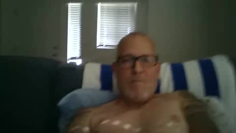 Snapshot of renewaz chatting on 05.14.26 Renewaz online show from 05.14.26