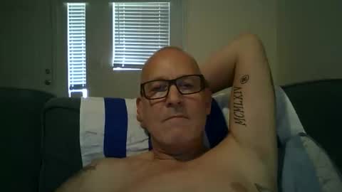 Snapshot of renewaz chatting on 05.30.26 Renewaz online show from 05.30.26