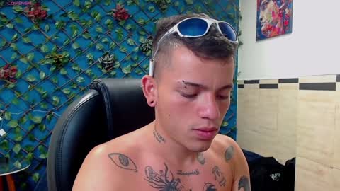 R E N E  online show from 02.04.25