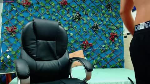 R E N E  online show from 02.23.25