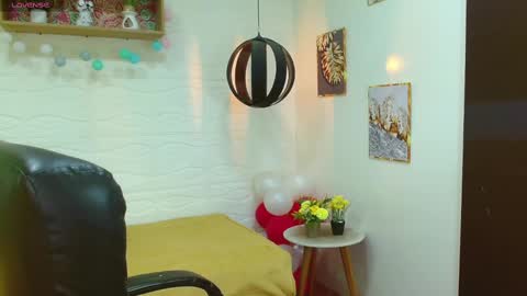 R E N E  online show from 03.03.25