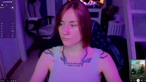 Snapshot of retromarie chatting on 11.12.25 Rie online show from 11.12.25