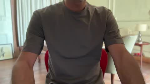 Snapshot of revoiralynch chatting on 01.05.25 SonnyXXX online show from 01.05.25