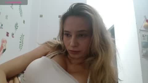 Snapshot of rexxa_flower chatting on 07.28.26 Rexxa online show from 07.28.26