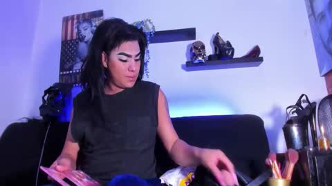 ROBERTA online show from 11.23.25