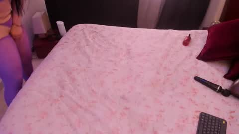 Snapshot of rhondavines chatting on 10.22.25 Rhonda online show from 10.22.25