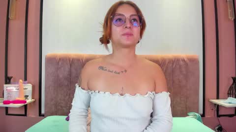 rhosyn_reyes online show from 12.29.24