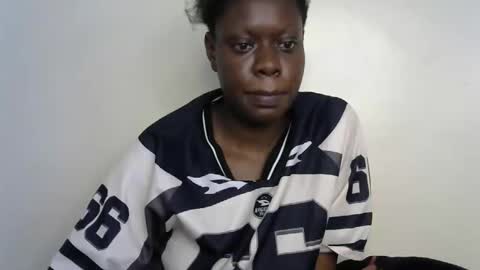 riana_sha online show from 10.30.25