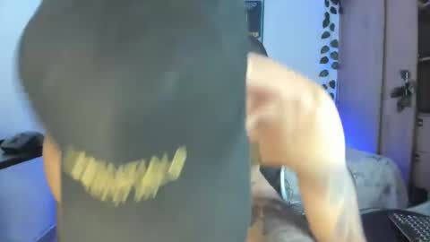 Snapshot of riancum chatting on 02.16.25 juan online show from 02.16.25