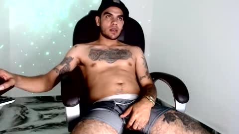Snapshot of riancum chatting on 05.27.26 juan online show from 05.27.26