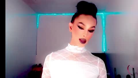 Snapshot of riannagarcia_ chatting on 12.21.25 Rianna Garcia online show from 12.21.25