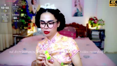 Snapshot of ribbinbovkoy chatting on 01.24.25 ribbinbovkoy online show from 01.24.25