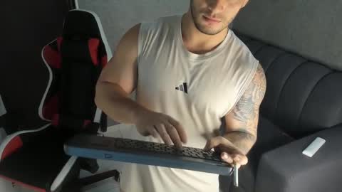 Snapshot of ricardogonzalez666 chatting on 02.10.25 ricardogonzalez666 online show from 02.10.25