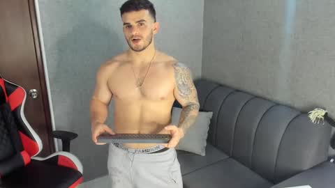 Snapshot of ricardogonzalez666 chatting on 02.18.25 ricardogonzalez666 online show from 02.18.25