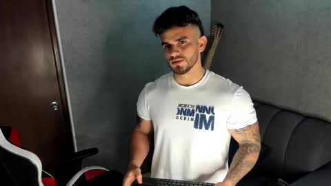 Snapshot of ricardogonzalez666 chatting on 10.01.25 ricardogonzalez666 online show from 10.01.25