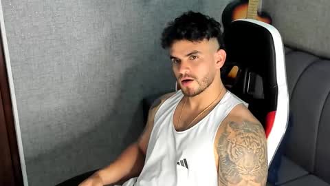 Snapshot of ricardogonzalez666 chatting on 10.21.25 ricardogonzalez666 online show from 10.21.25