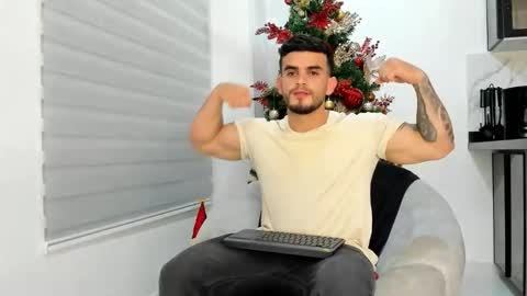 Snapshot of ricardogonzalez666 chatting on 11.21.25 ricardogonzalez666 online show from 11.21.25