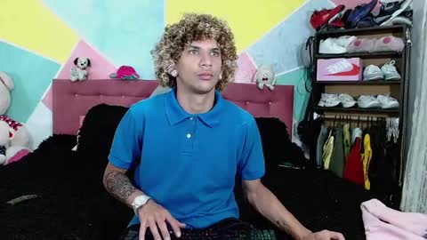 Snapshot of rich_de_la_rosa chatting on 01.06.25 rich and kitty online show from 01.06.25