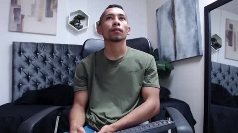 Snapshot of richar_voller chatting on 12.07.24 richar_voller online show from 12.07.24