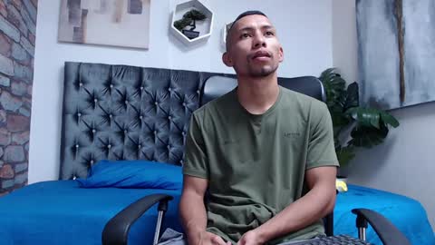 Snapshot of richar_voller chatting on 12.14.24 richar_voller online show from 12.14.24