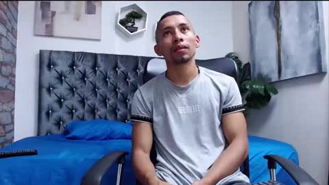 Snapshot of richar_voller chatting on 12.15.24 richar_voller online show from 12.15.24