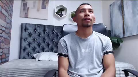 Snapshot of richar_voller chatting on 12.17.24 richar_voller online show from 12.17.24