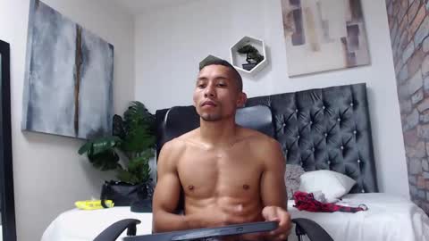 Snapshot of richar_voller chatting on 12.27.24 richar_voller online show from 12.27.24