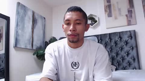Snapshot of richar_voller chatting on 01.04.25 richar_voller online show from 01.04.25