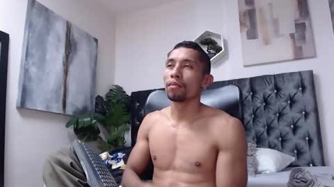 Snapshot of richar_voller chatting on 01.07.25 richar_voller online show from 01.07.25